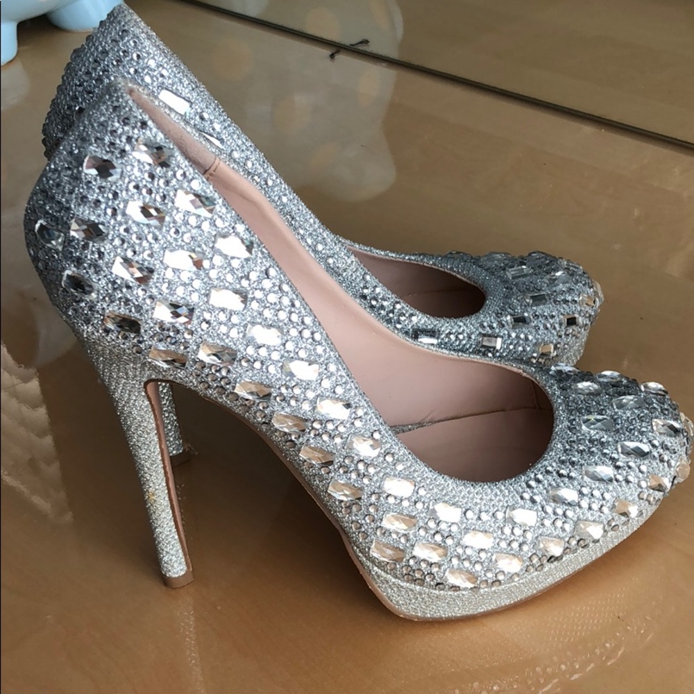 Silver with rhinestone pumps